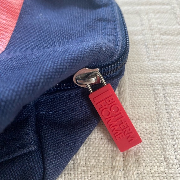 Navy & red bow canvas pouch. - Picture 7 of 7